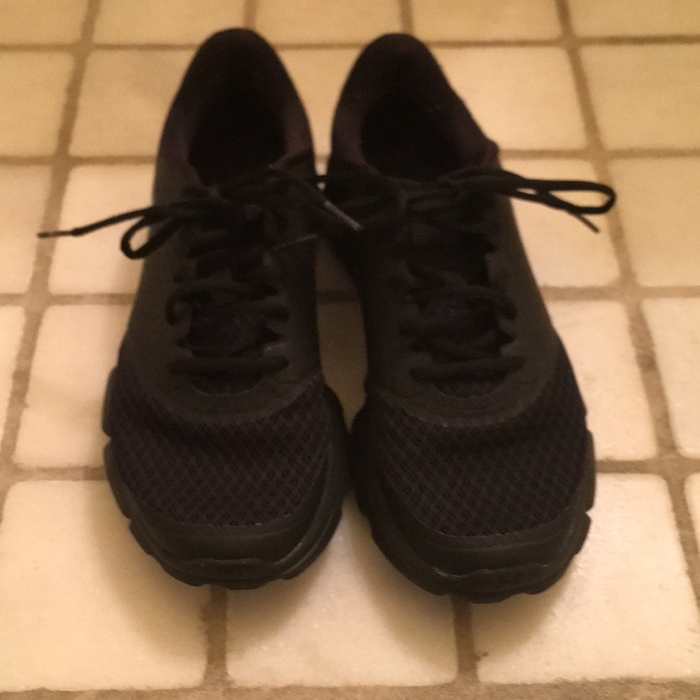 Under Armour Sneaker Micro G EUC 7.5 worm once